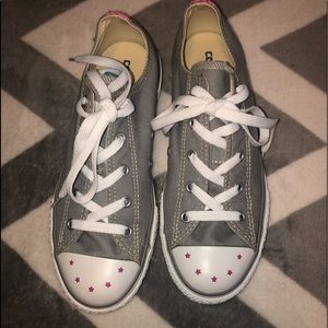 Grey and pink converse